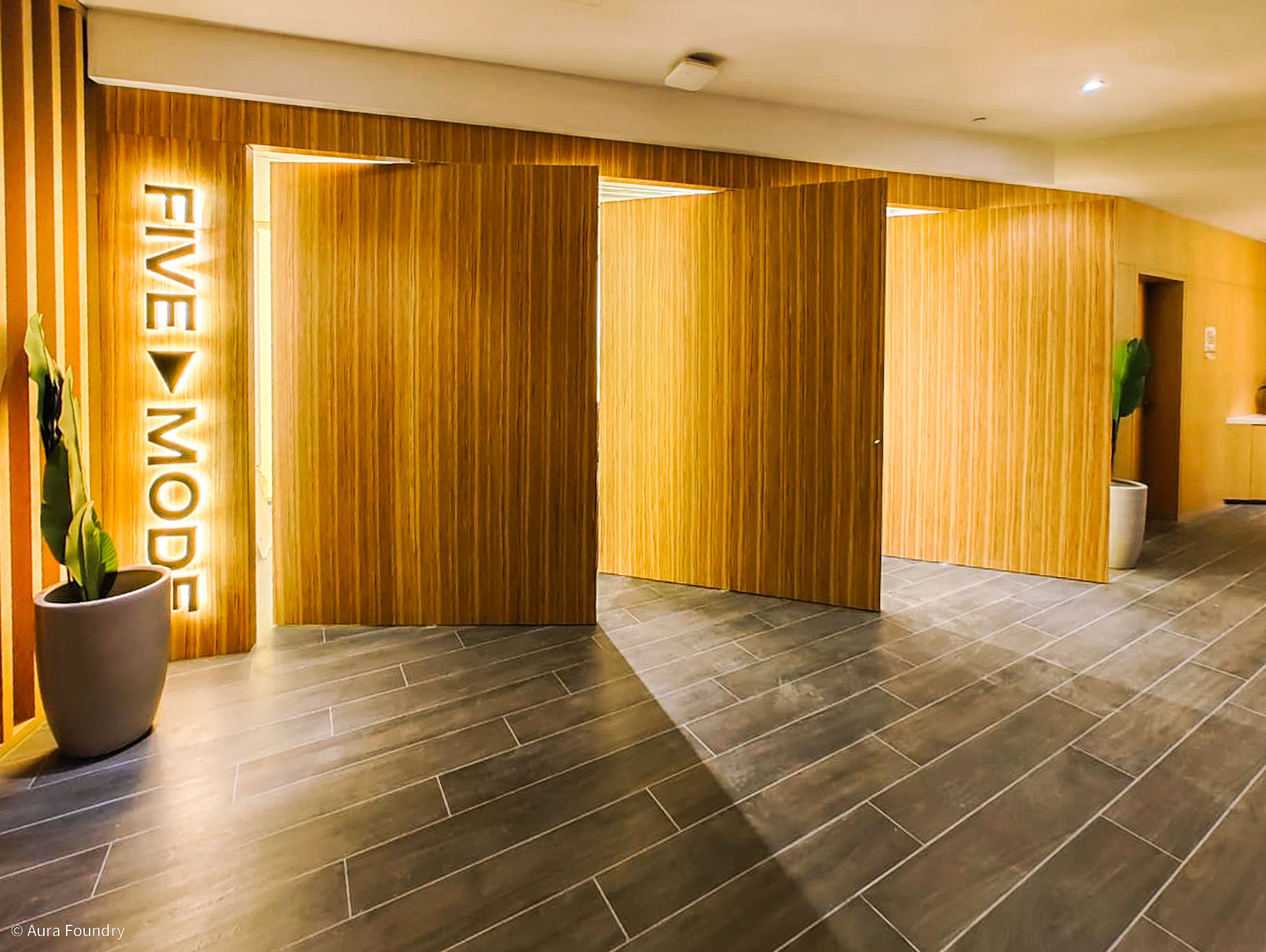 Five Mode Luxury Apparel — image 15