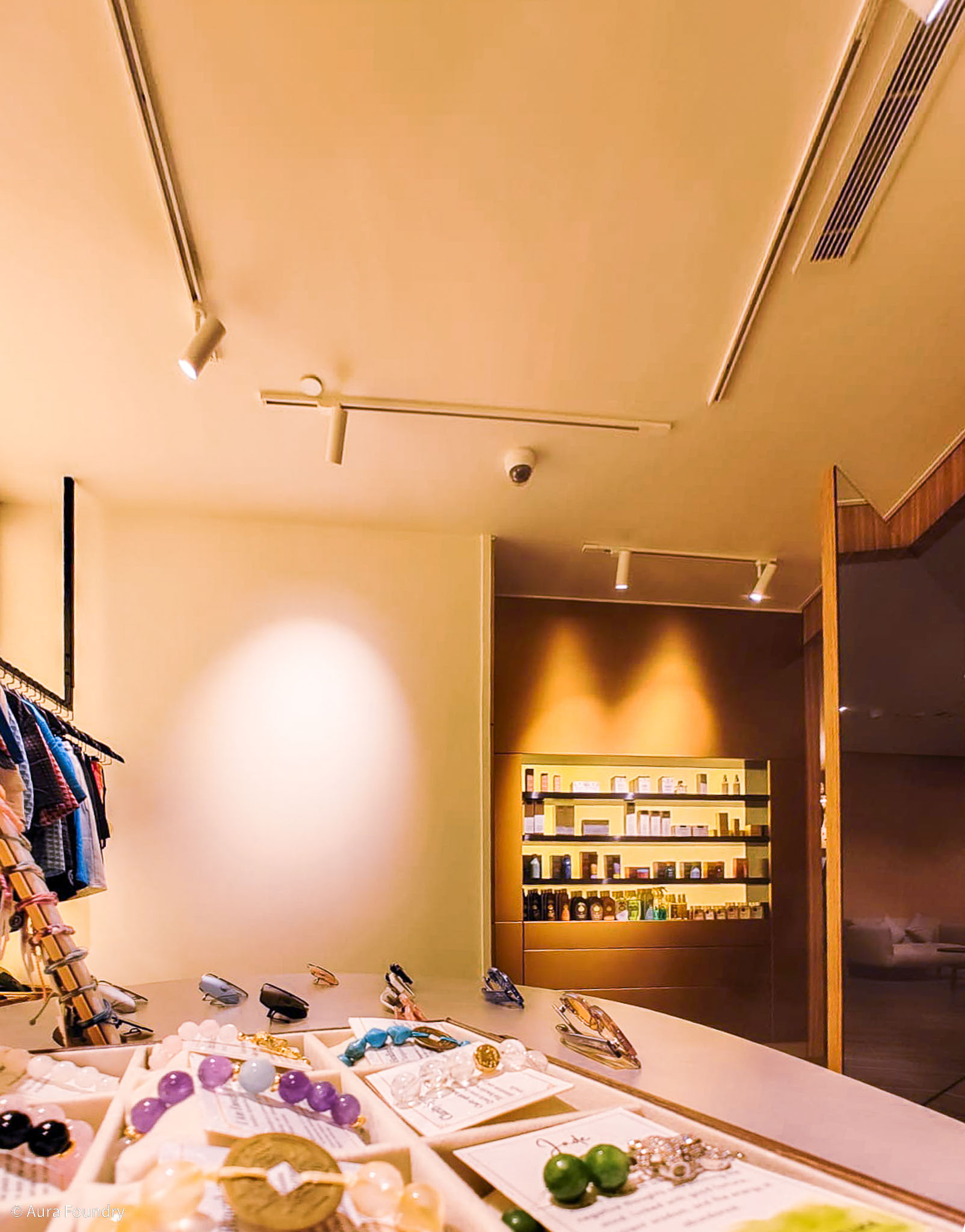 Five Mode Luxury Apparel — image 3
