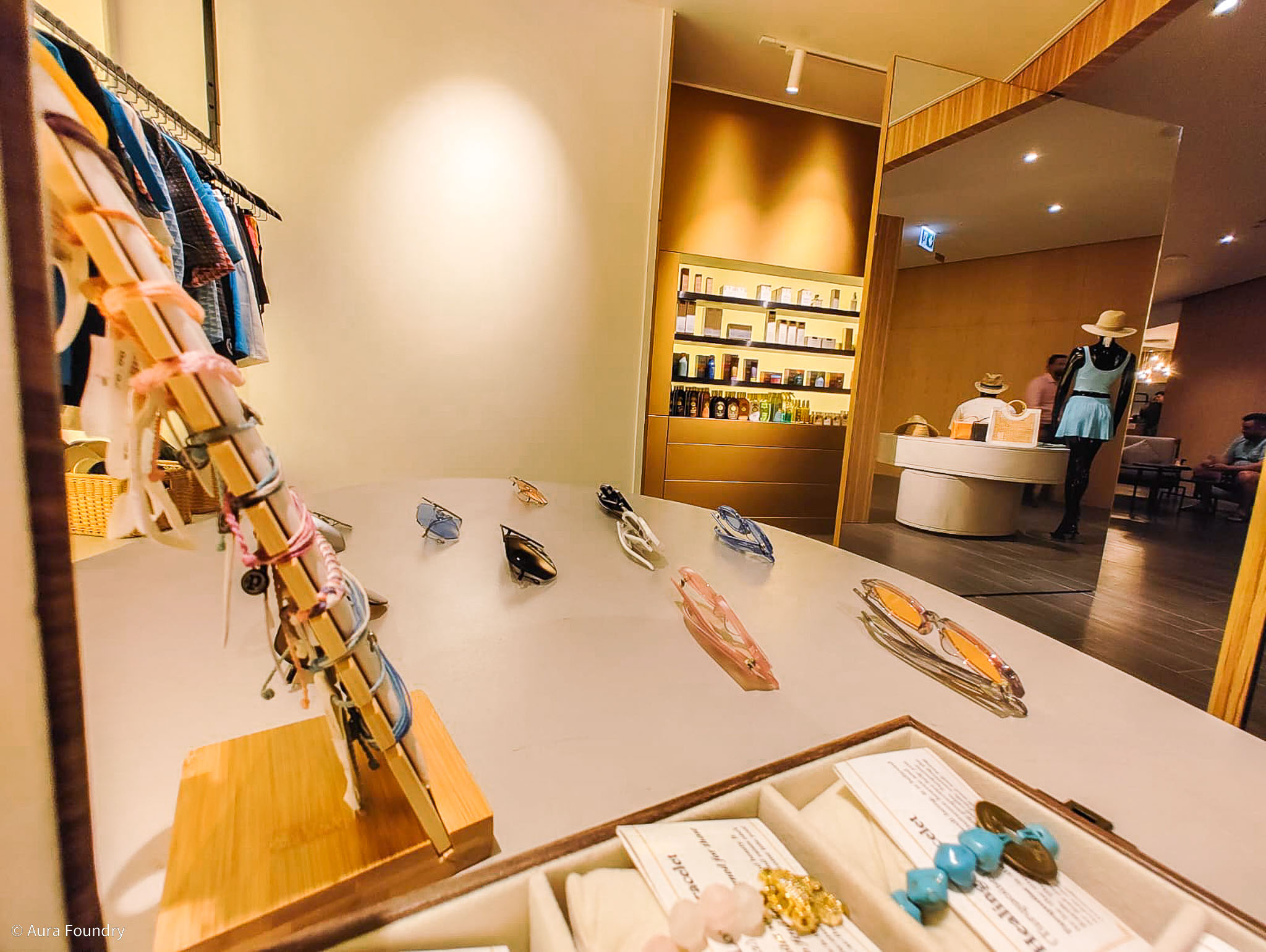 Five Mode Luxury Apparel — image 8