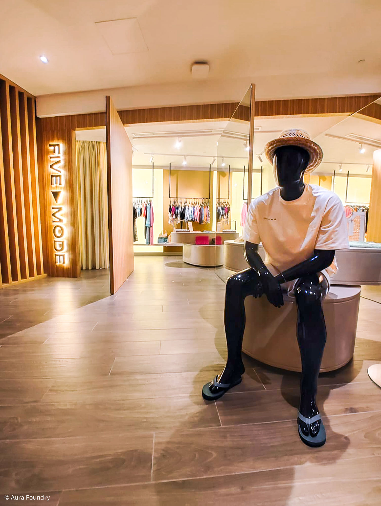 Five Mode Luxury Apparel — image 9